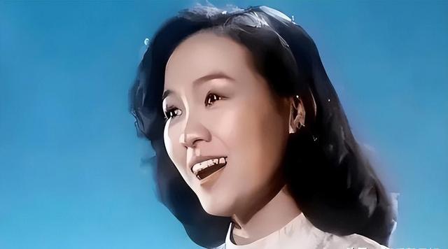 原来早已不是中国籍？事业巅峰远赴美国，被老外“玩腻”晚年回国