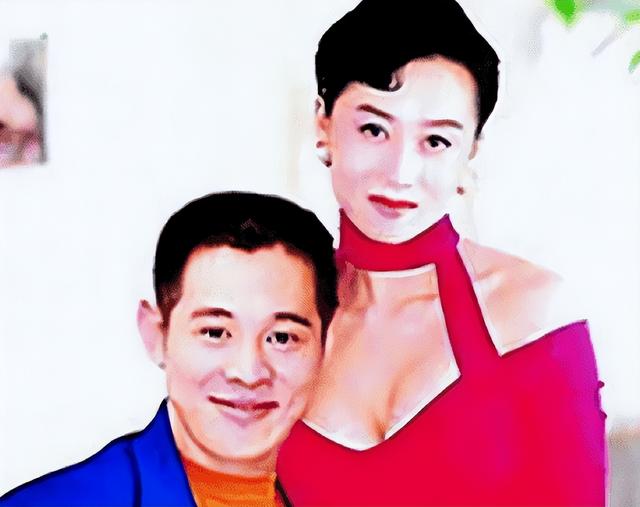 同是李连杰的基因，黄秋燕的女儿和利智的女儿差距太大，令人唏嘘
