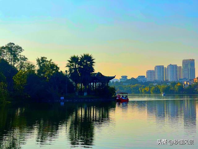又挖到一个被严重低估的避暑小城，夏日均温21°C，比六盘水还舒服