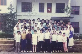 湘阴一中，曾经有一位这样的老师，讲课真的不咋地图片