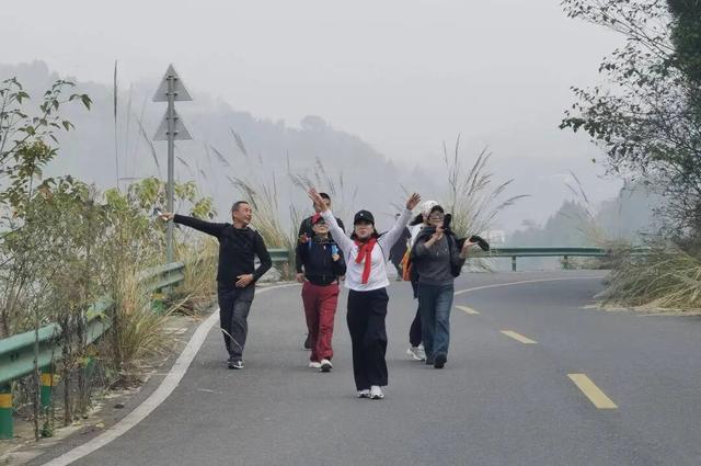 有意义！这场暖心徒步，金堂人踊跃参与……