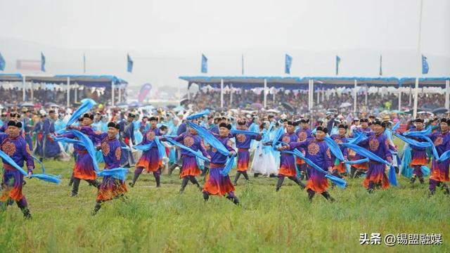 高清大图！直击内蒙古自治区第35届草原那达慕开幕式现场→