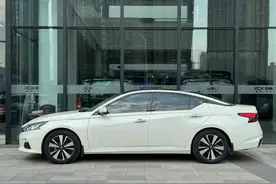 30-40岁必看！这几款轿车，让你职场家庭双加分图片