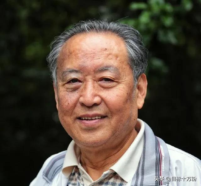 越扒越有!鲁迅夹烟墙画20年前就被人告过,景区赔了30万!