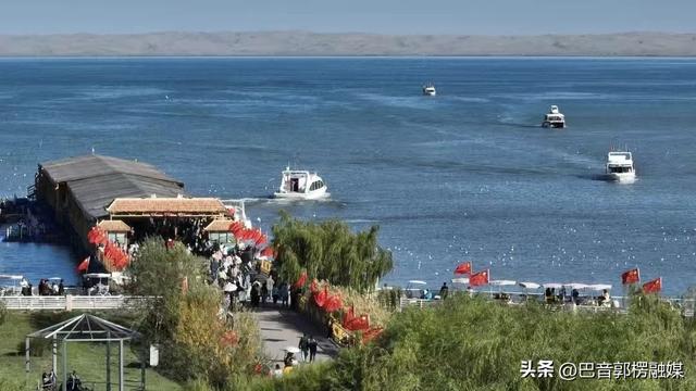 8 天241.42 万人次！环湖景区、罗布人村寨等景区成为热点，过夜游仍有较大空间·······