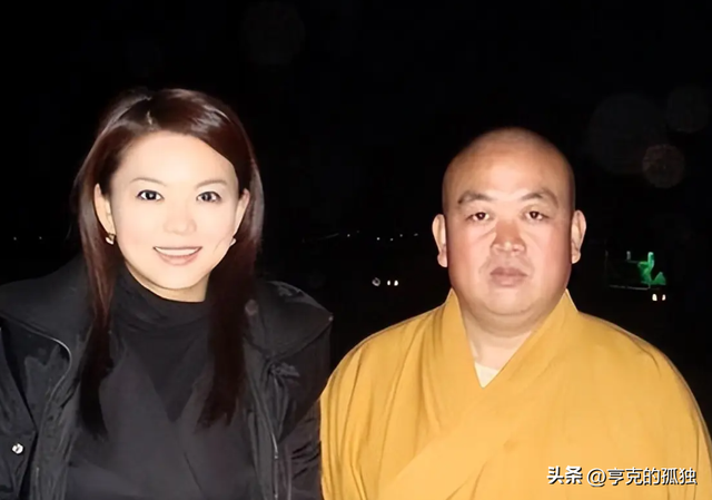 李湘不忍了！公开回应与释永信的真实关系，亲吻照的真相终于大白