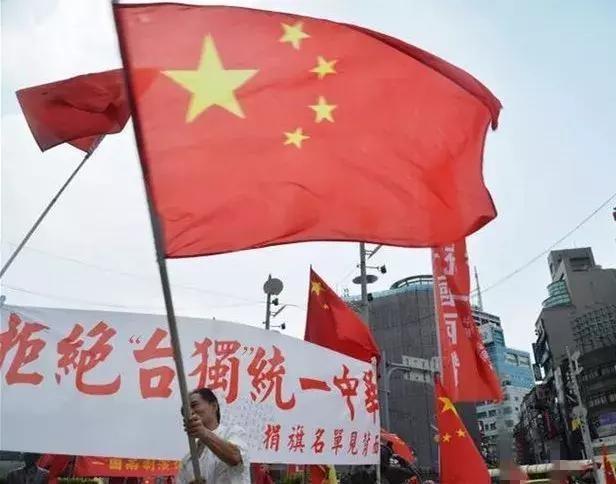 特朗普还未访华，大批美军坦克就运抵台岛，反帮解放军一个大忙
