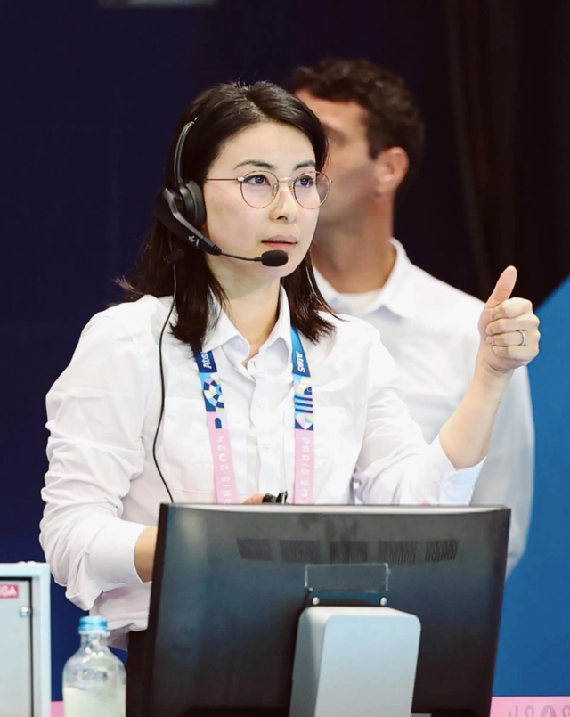 霍震霆没想到，44岁儿媳郭晶晶再次官宣喜讯，让整个阔太圈沉默了