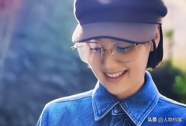 讨好大佬，陪睡上位，遭央视“开除”	，她身上的标签哪个才是真的