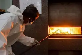 火葬场产生的尸油，竟被端上了餐桌？殡仪馆早就给出真实的答案图片