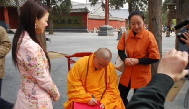 不再隐忍！李湘正面回应与释永信关系，"亲密照"的真相终于来了