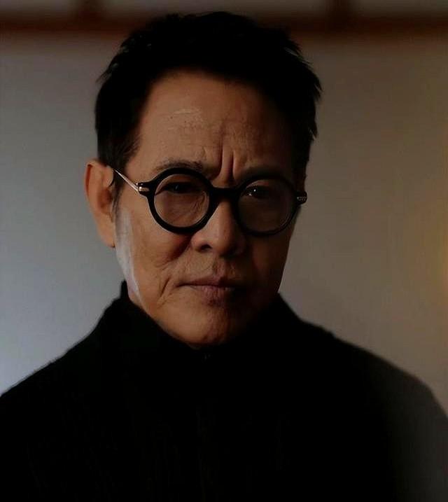 “换心”风波仅1月，李连杰的3个行为暴露“野心”	，我们都被骗了