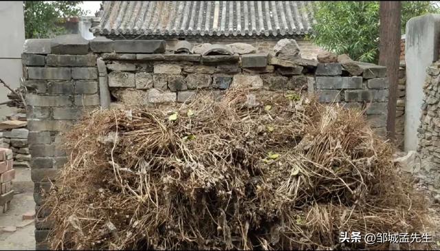 山东邹城的这个村庄可不得,村庄有座关帝庙。