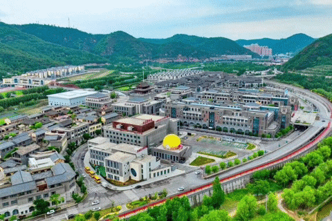 坐着高铁“回延安” 丨首批西延高铁旅游团抵达陕西壶口瀑布