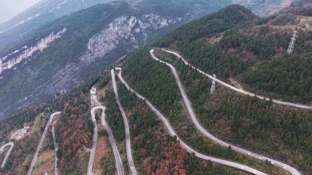 重庆乌江千米悬崖上的石门古寨，一般人不敢踏过寨门