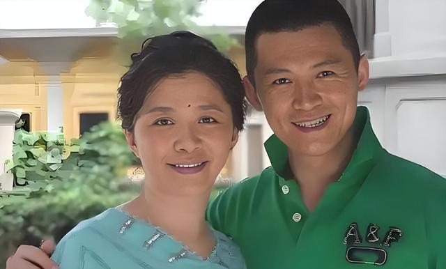 原来他是迟蓬丈夫，难怪66岁能出演《生万物》，有个好丈夫太重要