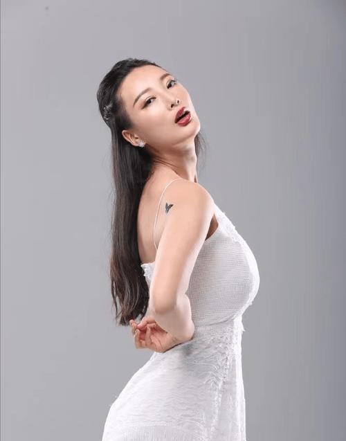 中国乳神！王李丹妮，这身材有点过火啊！