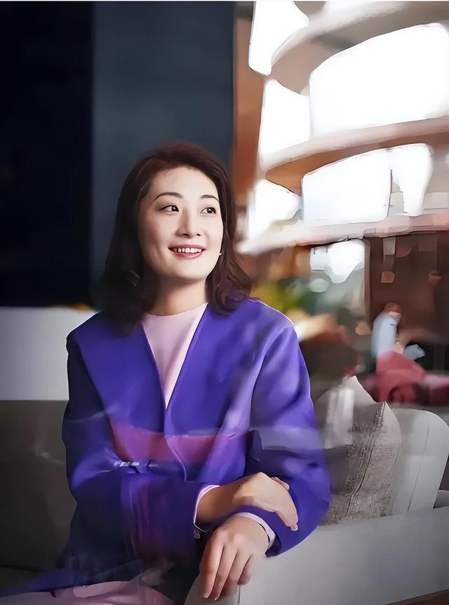宗馥莉的畸形家庭：亲爹出轨，爷奶不爱，叔叔背刺，小三夺权