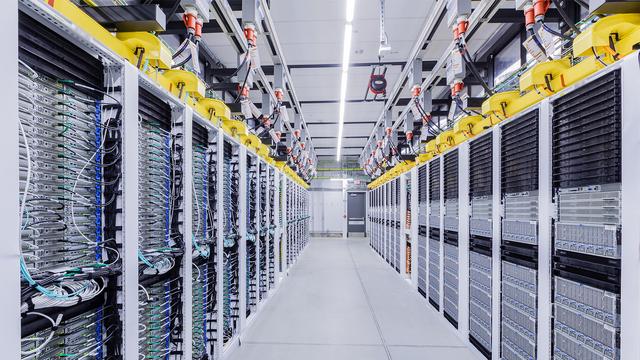 AI重塑量子计算边界：中国超算3700万核心创造分子模拟新纪录