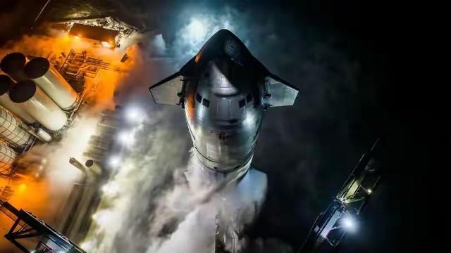 马斯克开火NASA，星舰落地前争吵先升空