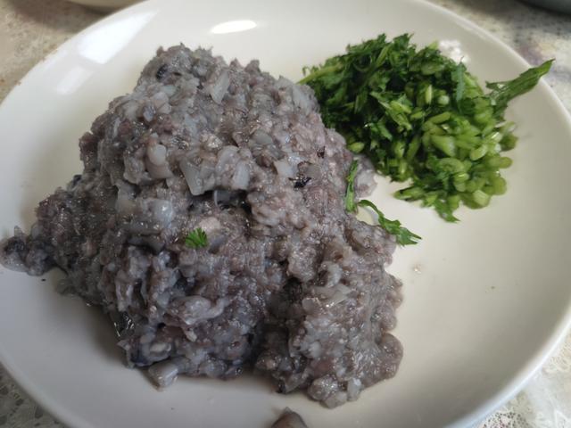 立冬吃饺子，建议大家：少吃白菜芹菜，多吃4样，应季营养补嘴空