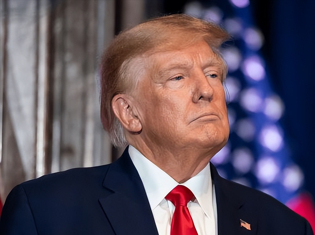 特朗普向全球发出通牒：180天内必须对中国动手，不帮忙就加税