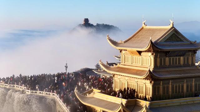川西南春节拼文旅：乐山流量登顶，三城王炸夹击，谁能笑到最后？