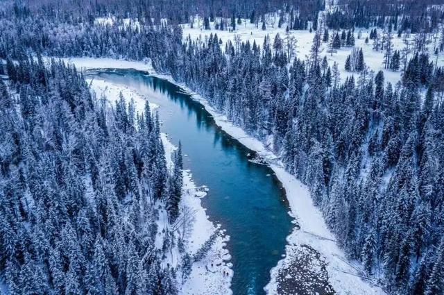 坐着火车游新疆，你愿意去看可可托海牧羊人吗？