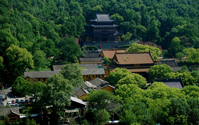 一波未平一波又起，没想到灵隐寺也上热门，网友痛批：铜臭味太重
