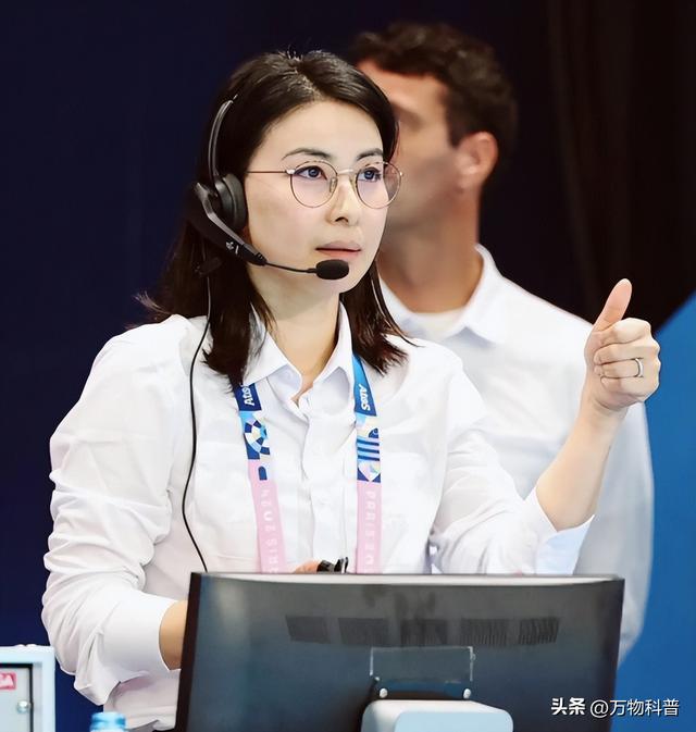 霍震霆没想到，44岁儿媳郭晶晶再次官宣喜讯，让整个阔太圈沉默了