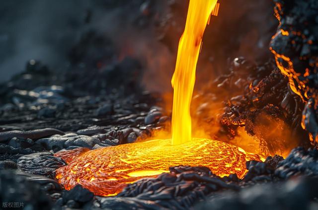 美国50年砸钱无果，中国钍基熔岩堆落地，掀翻全球旧秩序