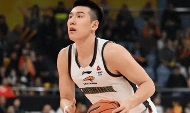 北控81-77辽宁，没想到张庆鹏的发言竟这么说	，杨鸣差得太多了