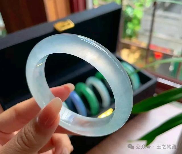 6种经典款式的翡翠手镯，寓意有什么不同