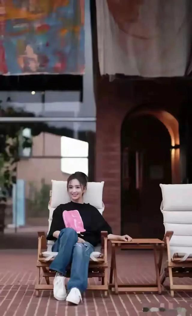 娶了这么漂亮的老婆 导演前夫为啥还要离婚，真是让人琢磨不透