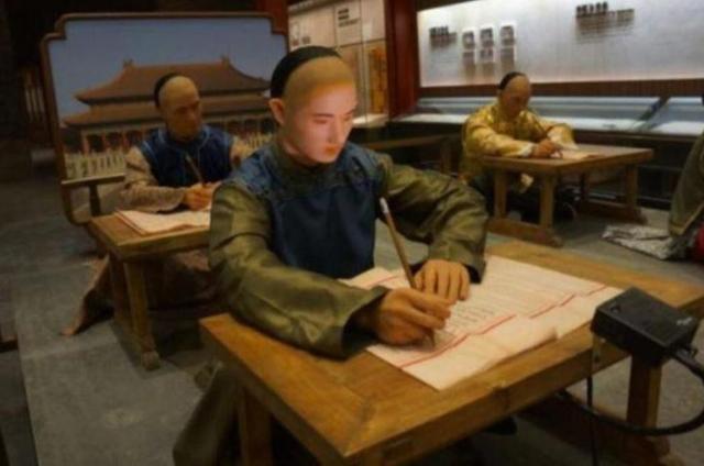 中国最后一个被腰斩的人，在地上打滚留下七个血字，从此再无此刑