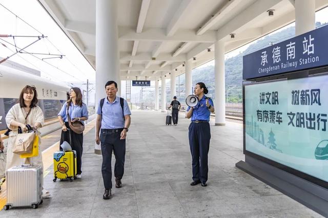 开高峰线动车组列车！近期，这些方向客流明显增加！