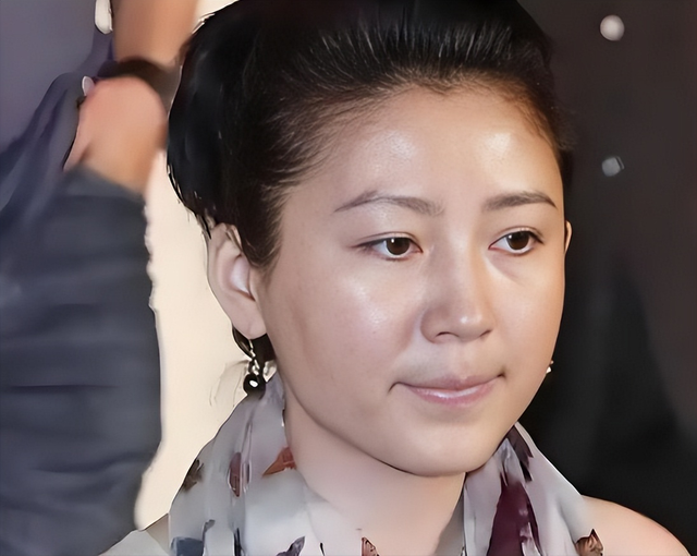 善恶到头终有报！57岁央视女主持王小丫，如今的真实处境令人唏嘘