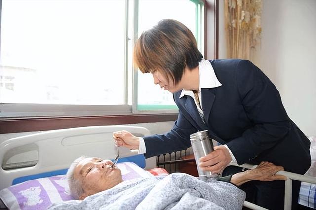 中国将迎来前所未有的死亡高峰，专家给出答案：是这些因素导致的