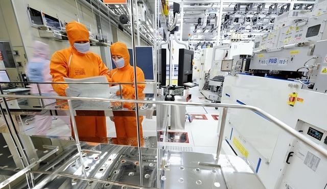 全部倒戈！美、韩芯片巨头集体行动	，外媒：限制即将反转