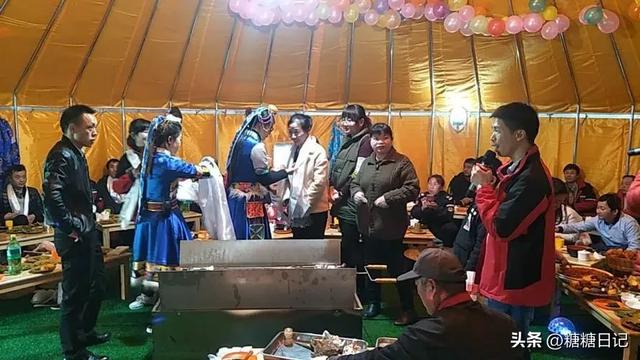 父亲把脑瘫儿子扔内蒙古沙漠，8年后母亲去旅游相遇：妈，是你吗