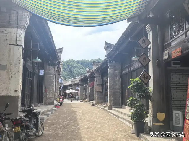 交通方便了游客却少了？这个陕南古镇从震撼到遗憾，出了什么问题