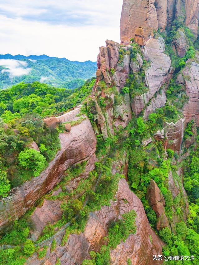 亿万年雕琢的红色奇观，中国八大世界遗产丹霞地貌，应该怎么游？