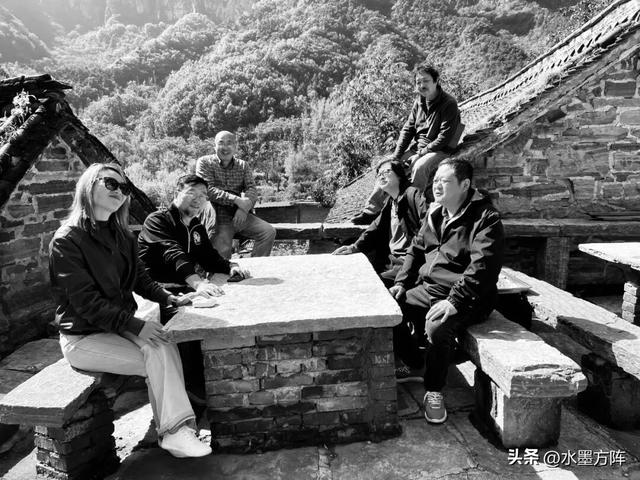 “自然观”名家采风与北京方阵艺术太行山写生基地挂牌