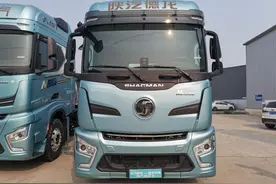 “小X6000”来了！豪华实用的陕汽德龙M6000 9米8底盘图片