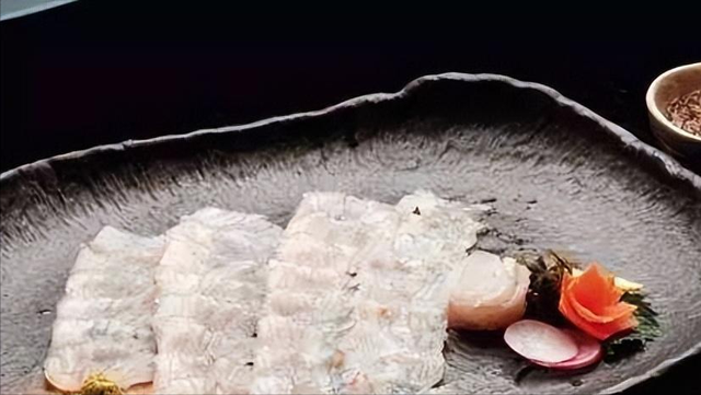 他们是纯正汉族人，说的正宗汉语