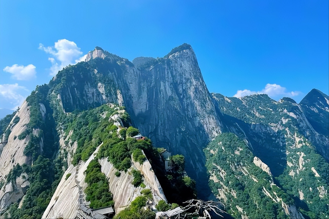 为何说华山专治命硬？天下第一险道华山栈道，当初是如何修的？