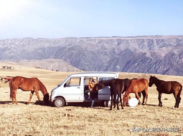 伊犁秋色漫游指南来啦！三条主题线路，开启你的如画旅程