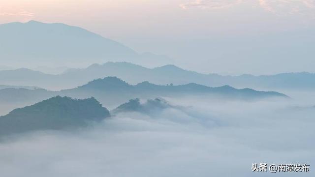 南漳：云雾缭绕 橘乡宛如仙境