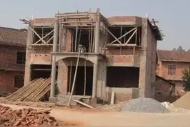 俗语“不怕房前出场小，就怕房前有人田”，农村建房为啥有这讲究图片