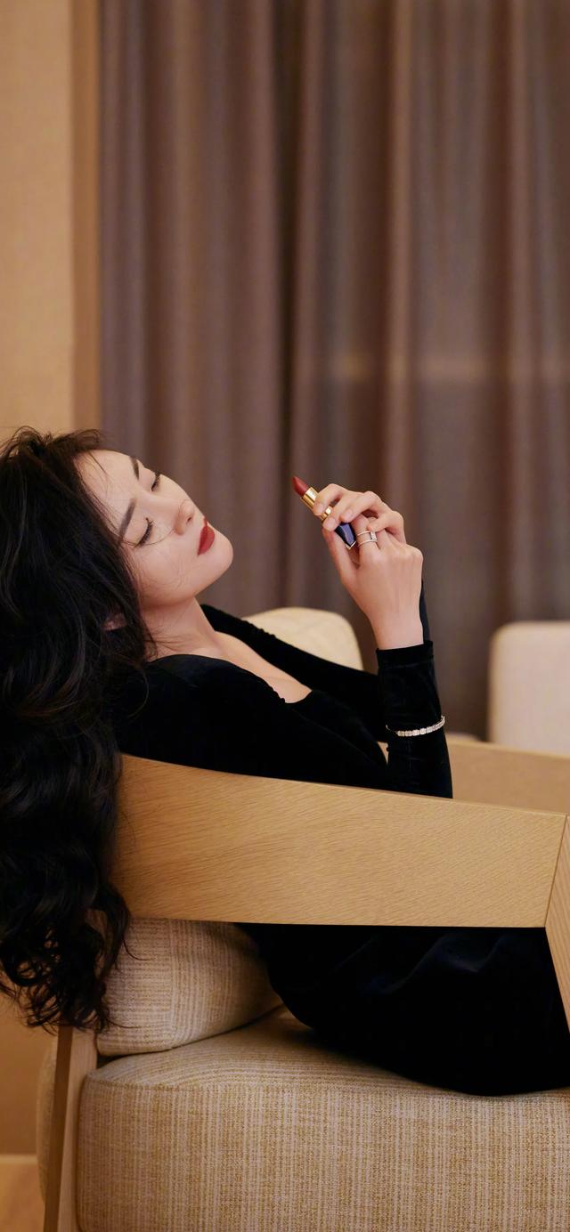 美女壁纸-第5310期-杨幂